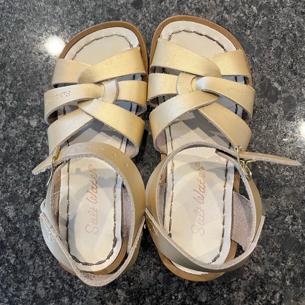 Salt Water Sandals kid’s original sandal. Toddler size 10